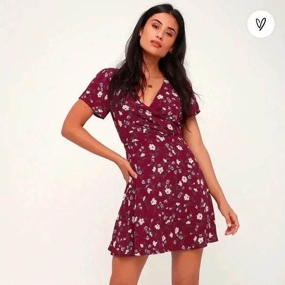 Lulus | Dresses | Lulus Dolly Burgundy Floral Print Short Sleeve Surplice  Dress